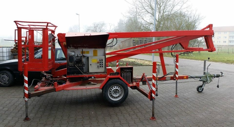 Anhänger Arbeitsbühne Steiger Hubsteiger Hebebühne KOMPLEX MARTIN