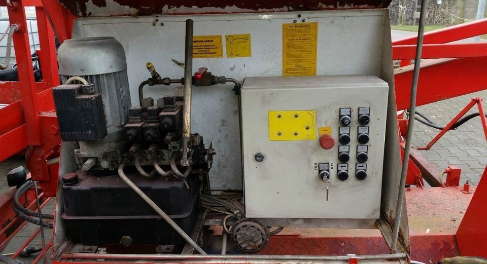 Anhänger Arbeitsbühne Steiger Hubsteiger Hebebühne KOMPLEX MARTIN