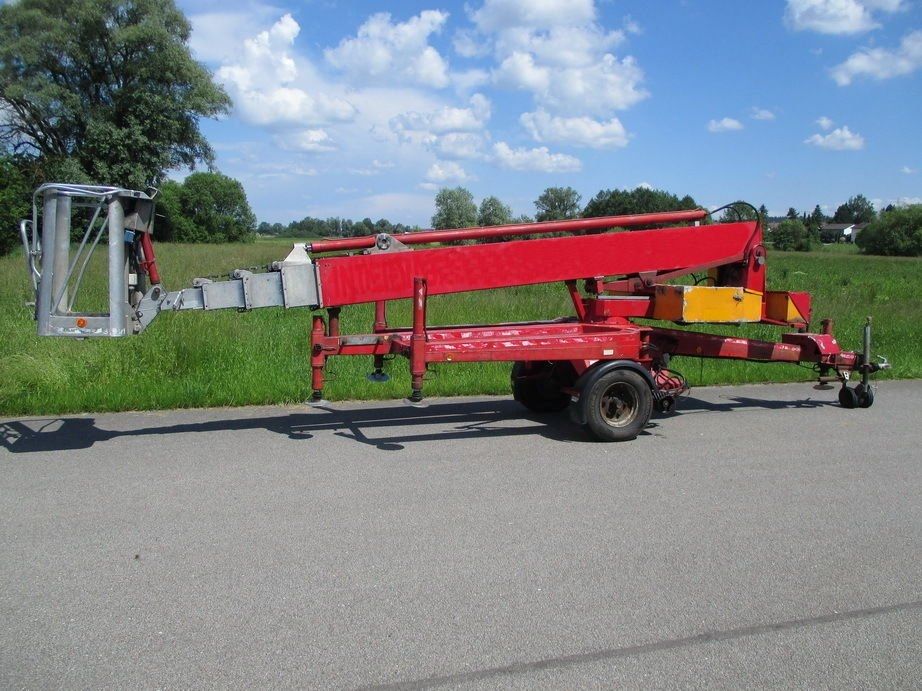 Anhänger-Arbeitsbühne DENKA LIFT - 23,5 Meter Arbeitshöhe