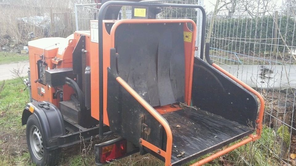 BearCat Schredder Holzhacker Holzhäcksler Häcksler Kubota Vermeer Schliesing