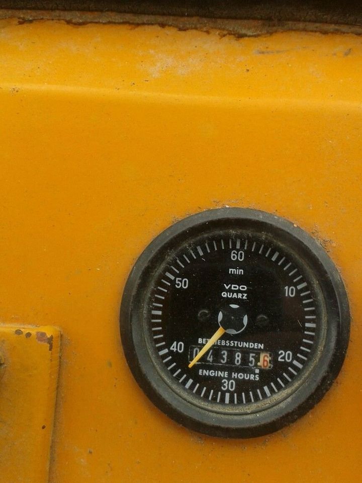 Bucher Aebi Humus Multifunktionstraktor Rasenmäher