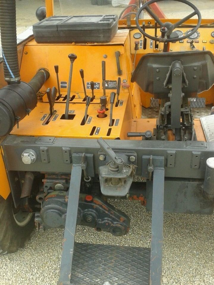 Bucher Aebi Humus Multifunktionstraktor Rasenmäher