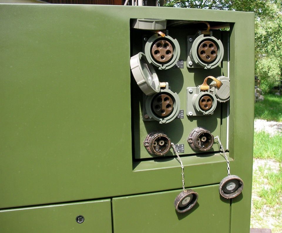 Stromerzeuger Stromaggregat Generator BW Bundeswehr 17 Stdbetrieb