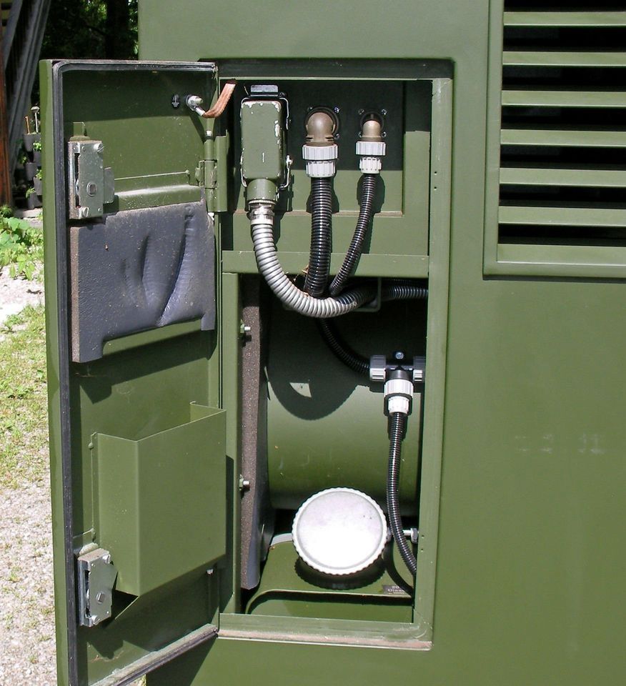 Stromerzeuger Stromaggregat Generator BW Bundeswehr 17 Stdbetrieb