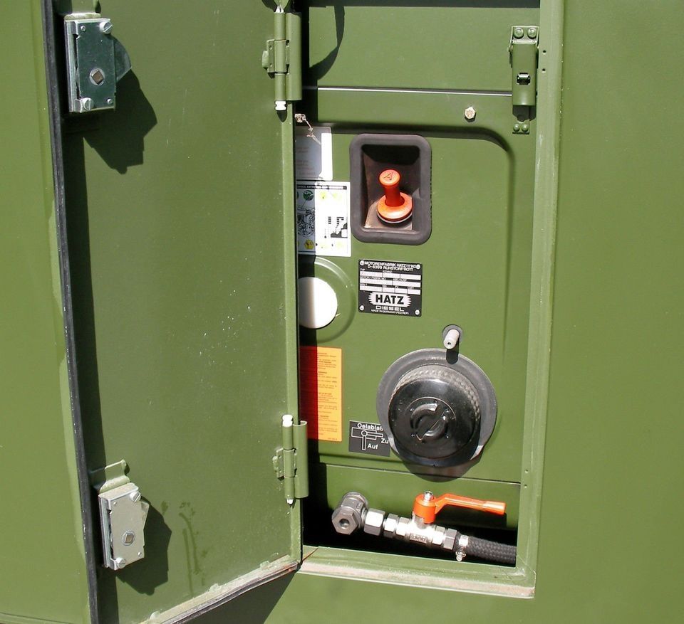 Stromerzeuger Stromaggregat Generator BW Bundeswehr 17 Stdbetrieb