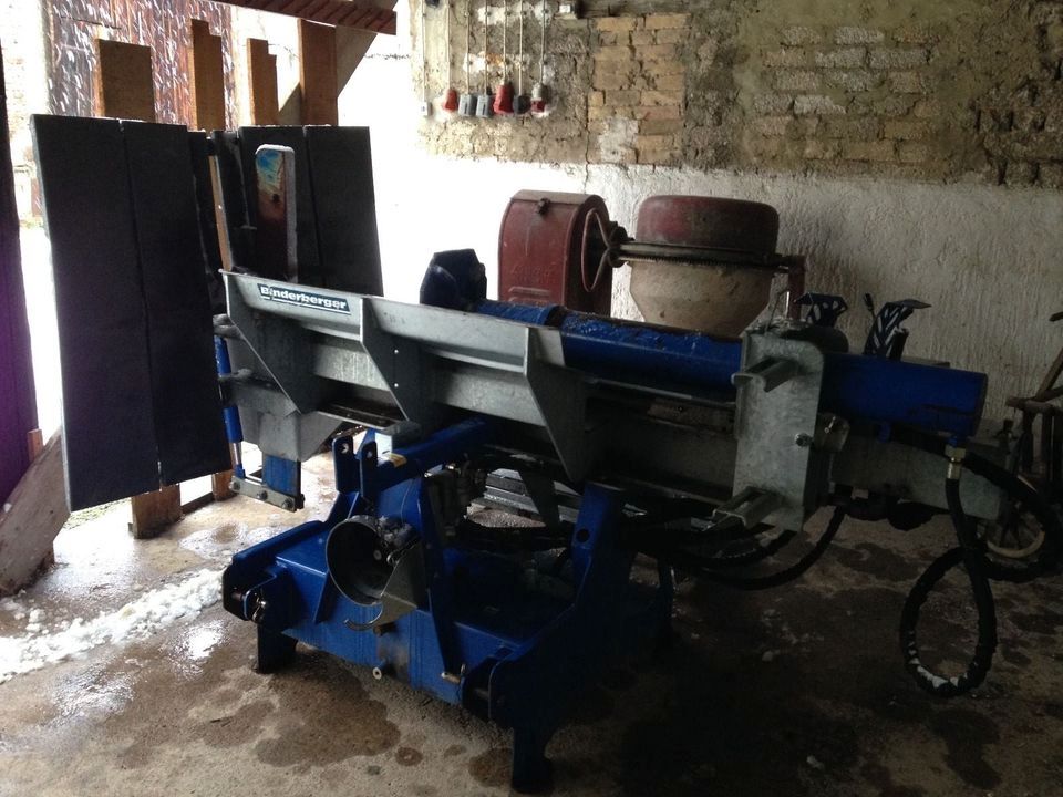 Holzspalter Binderberger Spaltgigant 30 t