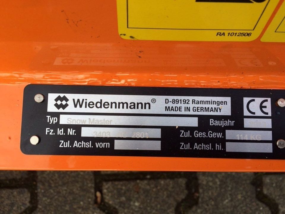 Iseki Kommunaltraktor TXG 23 Winterdienst