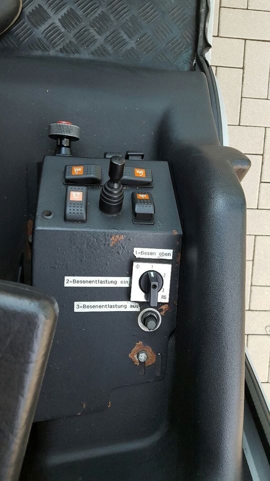 Kärcher ICC 2D Kehrmaschine, Kehrsaugmaschine Hochentleerung Top Zustand