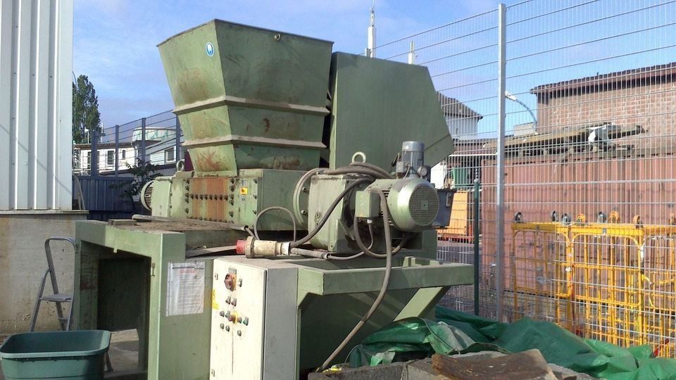 Kunststoff Plastik Holz Schredder mit 24 KW