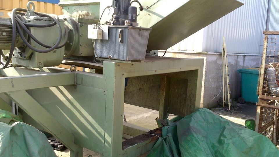 Kunststoff Plastik Holz Schredder mit 24 KW