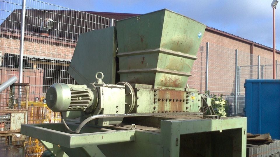 Kunststoff Plastik Holz Schredder mit 24 KW