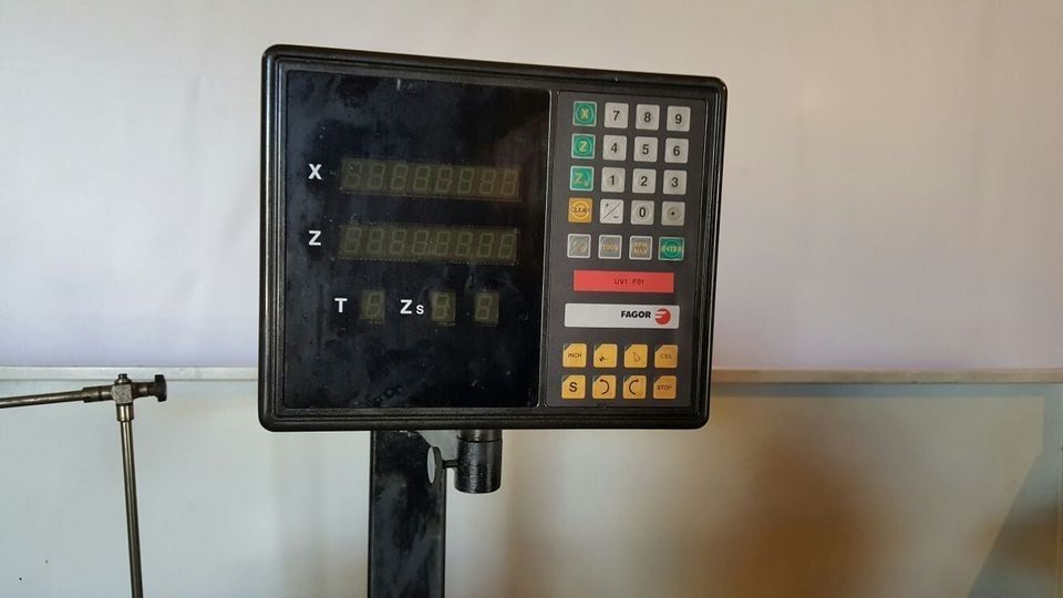 Leit und Zugspindel Drehbank Colchester Mastiff VS 1800 mit Digitalanzeige