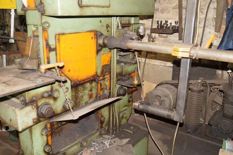 Peddiworker 800 Stanze und Profilstahlschere