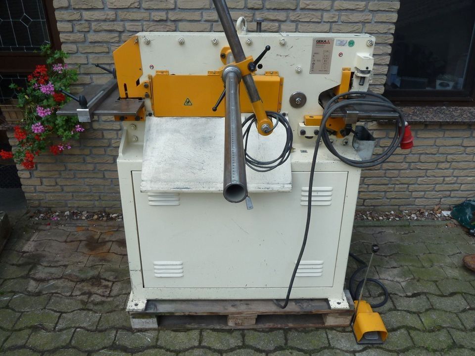 Profilstahlschere Stanzmaschine Stanze GEKA Minicrop Bj. 2000