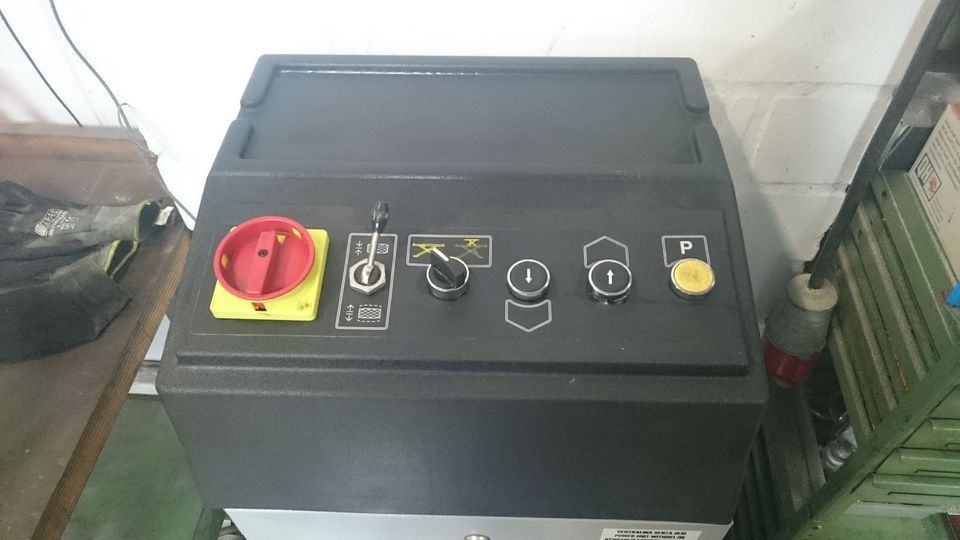 Ravaglioli RAV 640.2 SI Scheren-Hebebühne Scherenhebebühne Scherenbühne 4,2 to