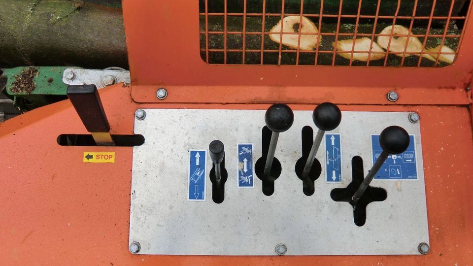 Sägespaltautomat Holzspalter Brennholzautomat Posch Spaltfix 3000 Comfort