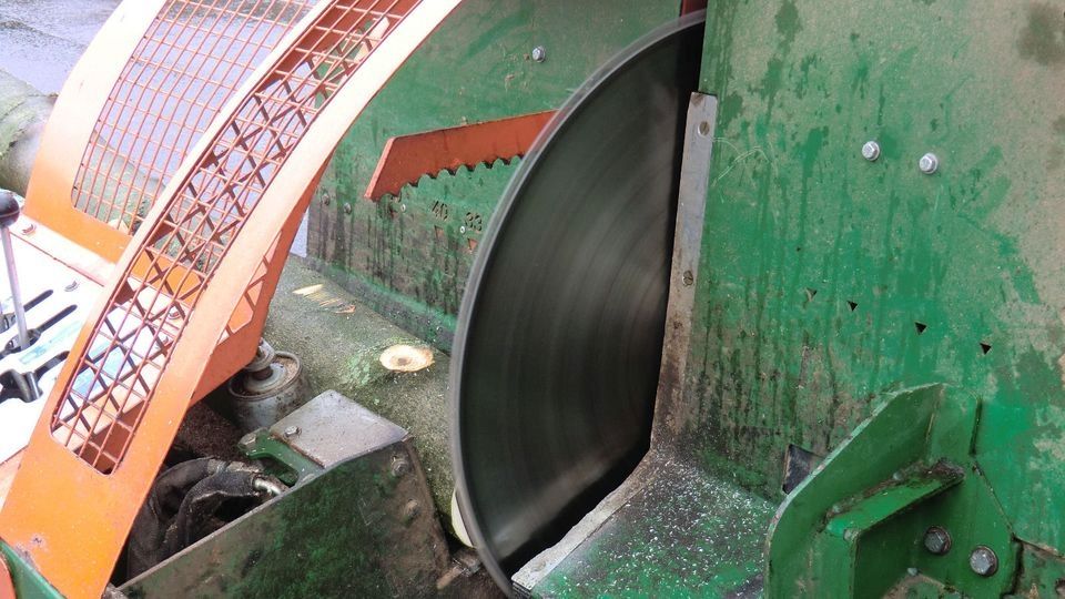 Sägespaltautomat Holzspalter Brennholzautomat Posch Spaltfix 3000 Comfort