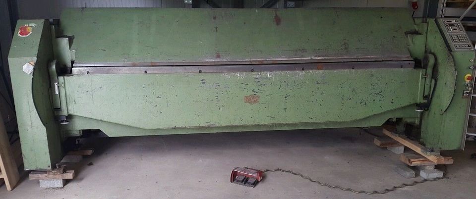 Schwenkbiegemaschine RAS 67.30