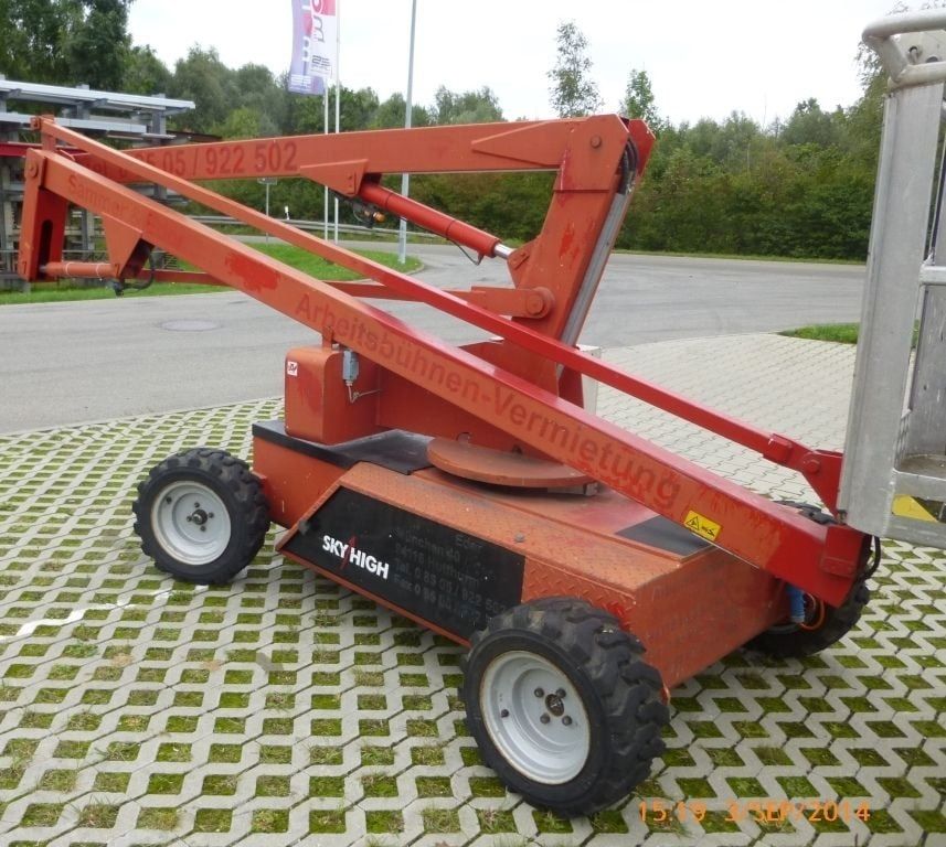 Selbstfahrender Hubsteiger von Sky High ST 100 Hubarbeitsbühne