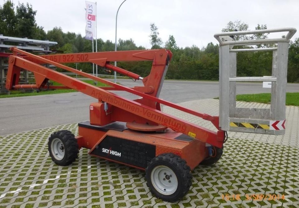 Selbstfahrender Hubsteiger von Sky High ST 100 Hubarbeitsbühne