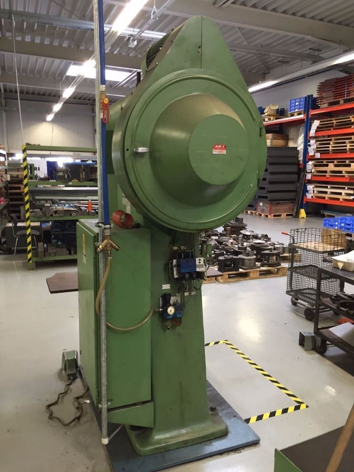 Exzenterpresse Weingarten 40 Tonnen