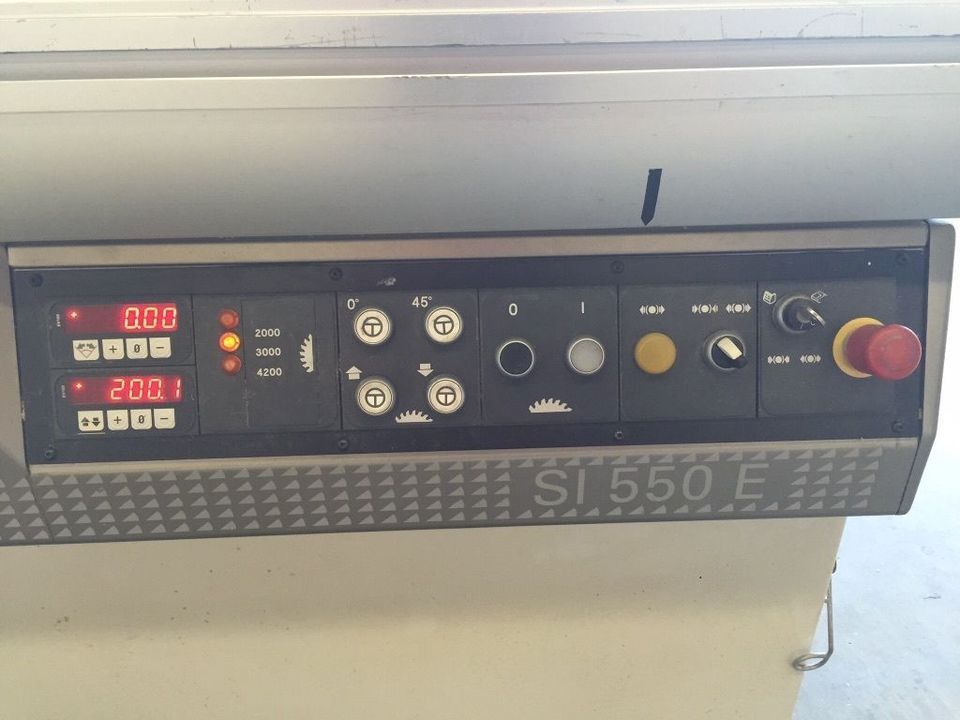 Formatkreissäge mit schwenkbarem Sägeblatt SCM SI 550 e