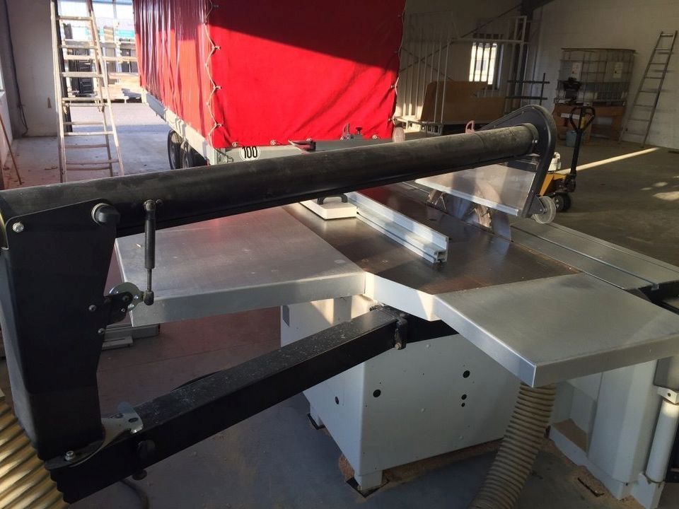 Formatkreissäge mit schwenkbarem Sägeblatt SCM SI 550 e