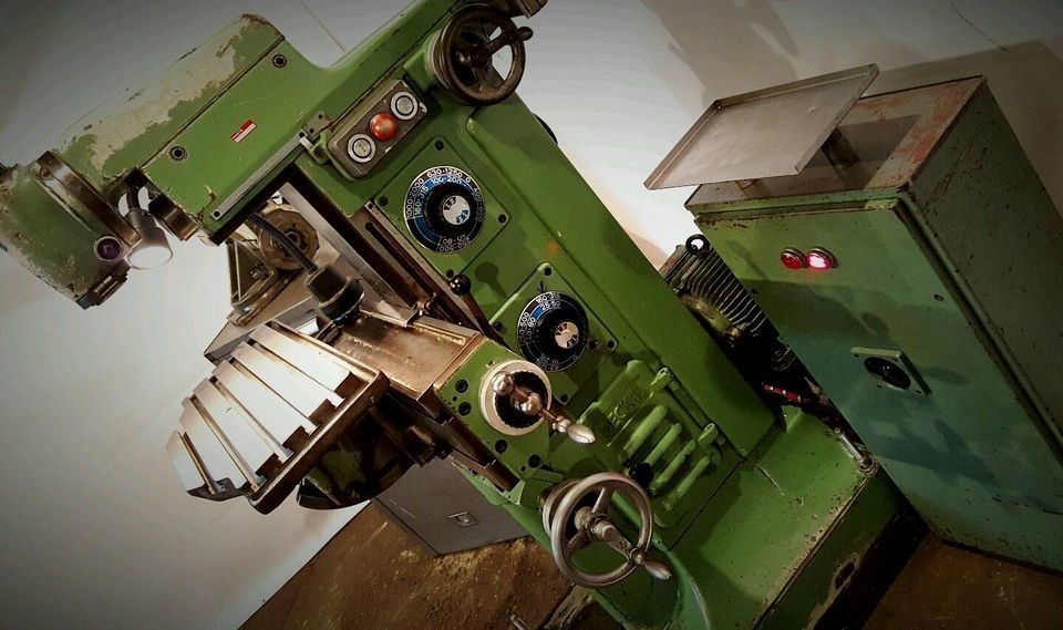 Fräsmaschine Deckel FP 1 mit Zubehör Teilapperat Universalfräsmaschine Maho