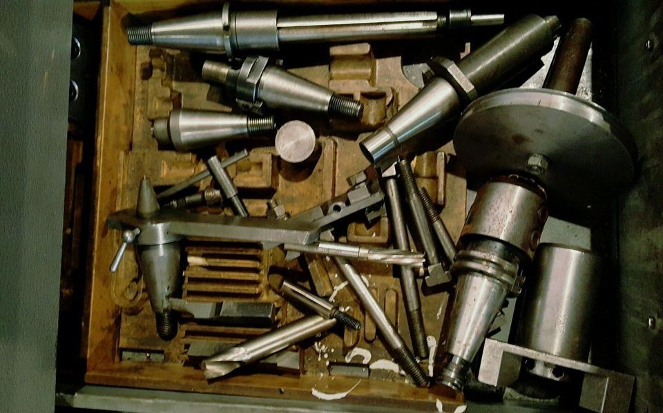 Fräsmaschine Deckel FP 1 mit Zubehör Teilapperat Universalfräsmaschine Maho