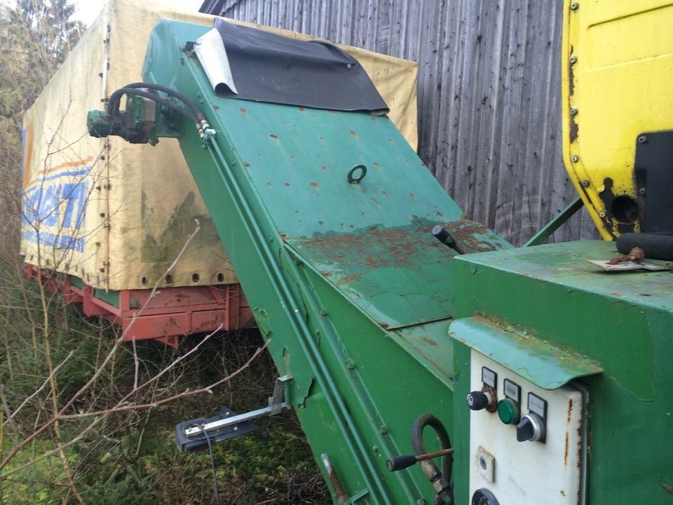 Husmann Hfg 2 Häcksler Hacker Schredder Mit Hatz Diesel Auf LKW Fahrgestell