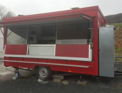 Imbisswagen, Imbissanhänger Pommes Bude Bratwurst, Hamburger, komplett ausgestattet