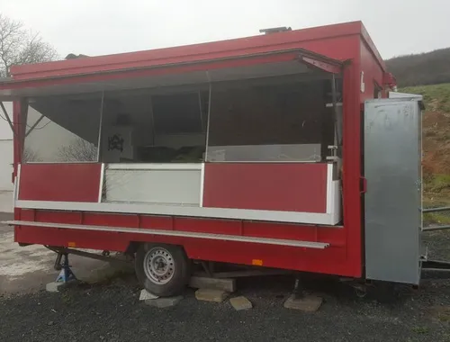 Imbisswagen, Imbissanhänger Pommes Bude Bratwurst, Hamburger, komplett ausgestattet
