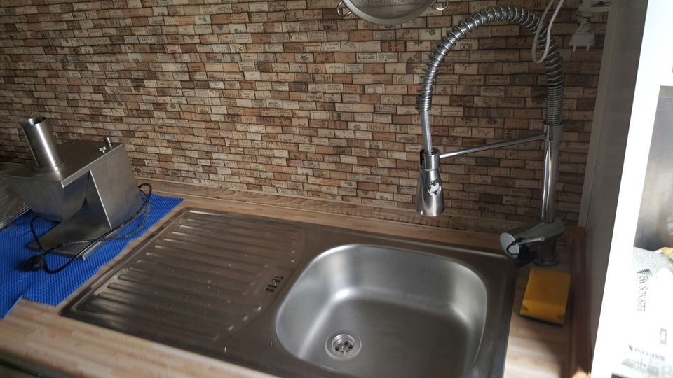 Imbisswagen, Imbissanhänger Pommes Bude Bratwurst, Hamburger, komplett ausgestattet