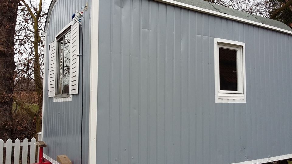 Liebevoll restaurierter Bauwagen