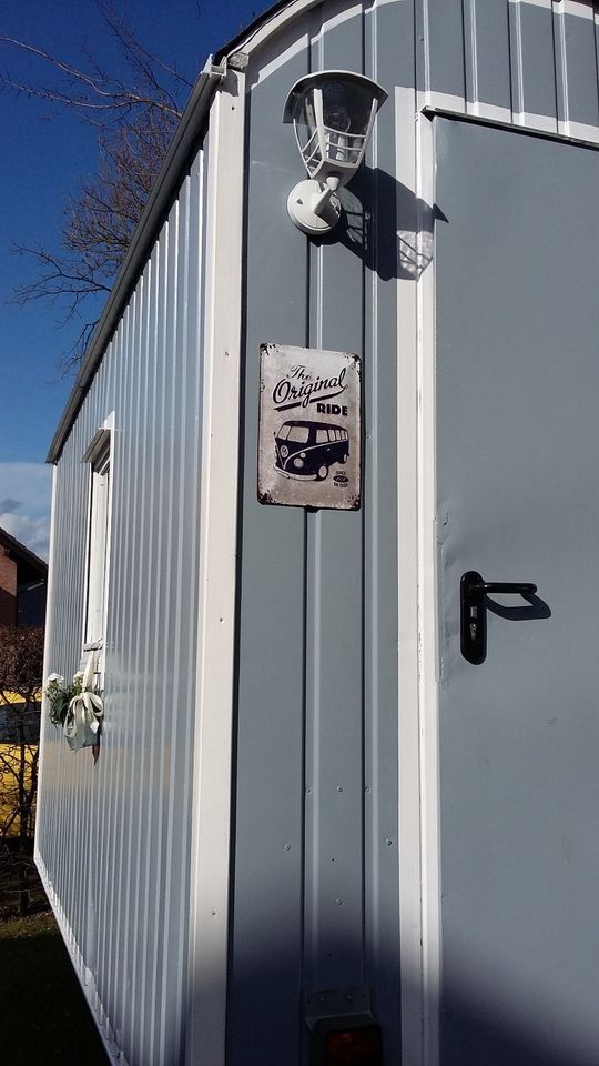 Liebevoll restaurierter Bauwagen
