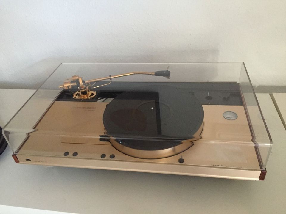 Luxman PD 555 Turntable 1 of 55 in Gold + Ortofon MC 30 Gold