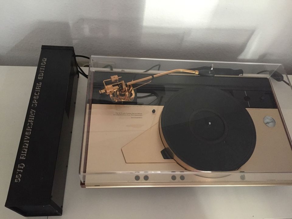 Luxman PD 555 Turntable 1 of 55 in Gold + Ortofon MC 30 Gold