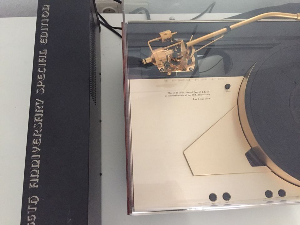 Luxman PD 555 Turntable 1 of 55 in Gold + Ortofon MC 30 Gold