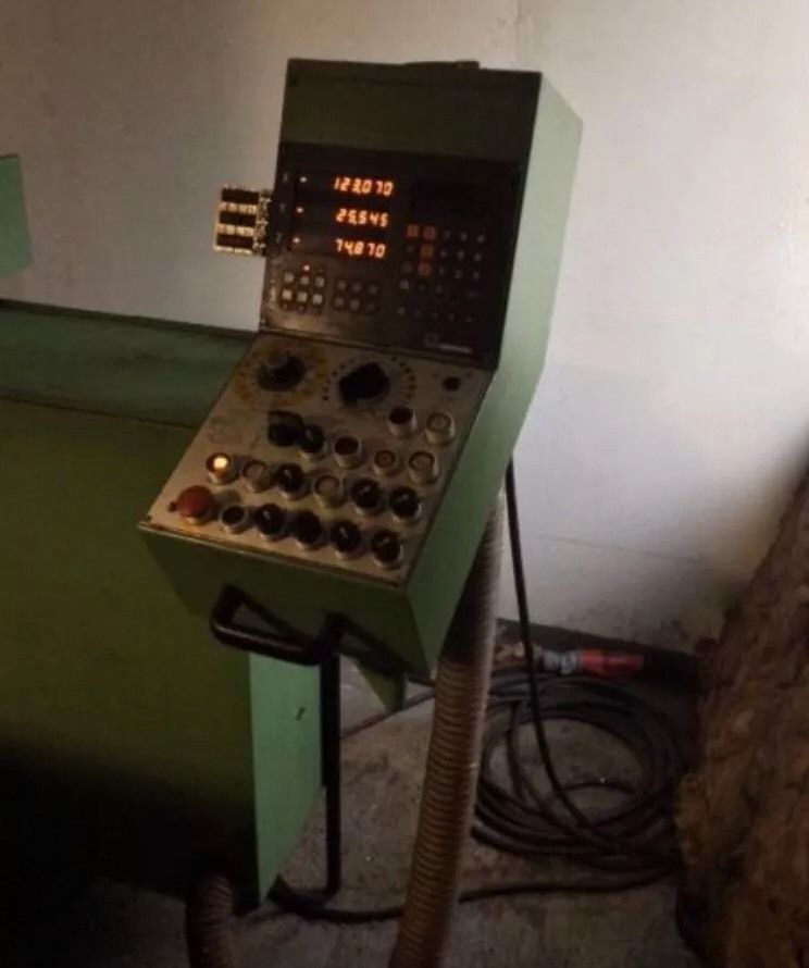 MAHO MH 600 P CNC Fräsmaschine Werkzeugfräsmaschine Bearbeitungszentrum