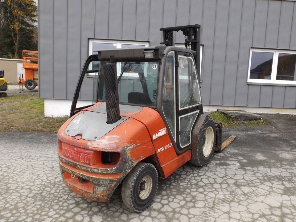 Manitou Diesel-Gabelstapler 3,0 t, Hubhöhe 3,70 m Geländestapler