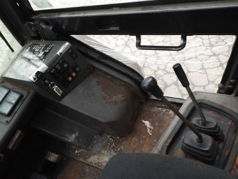 Manitou Diesel-Gabelstapler 3,0 t, Hubhöhe 3,70 m Geländestapler