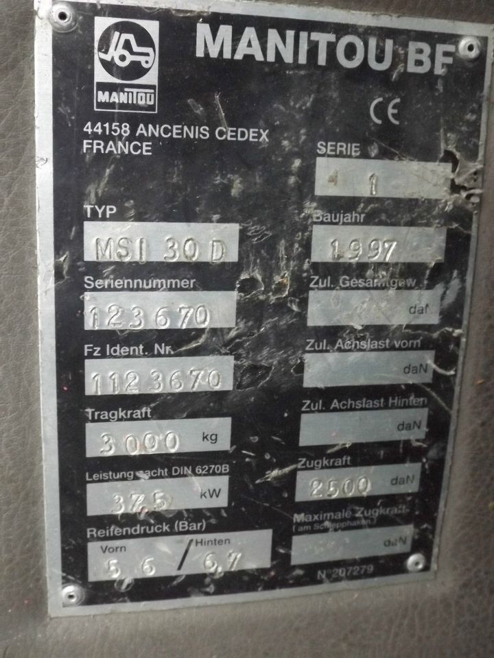 Manitou Diesel-Gabelstapler 3,0 t, Hubhöhe 3,70 m Geländestapler