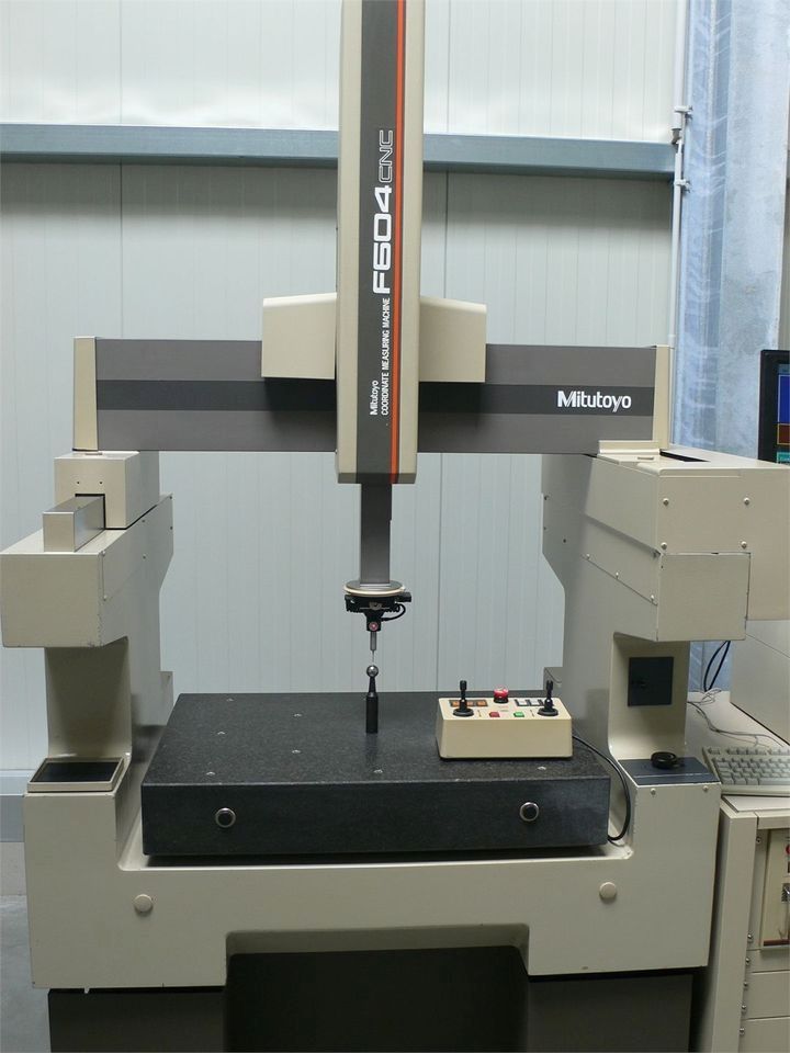 Mitutoyo CNC Messmaschine FN-604 guter Zustand voll funktinstüchtig