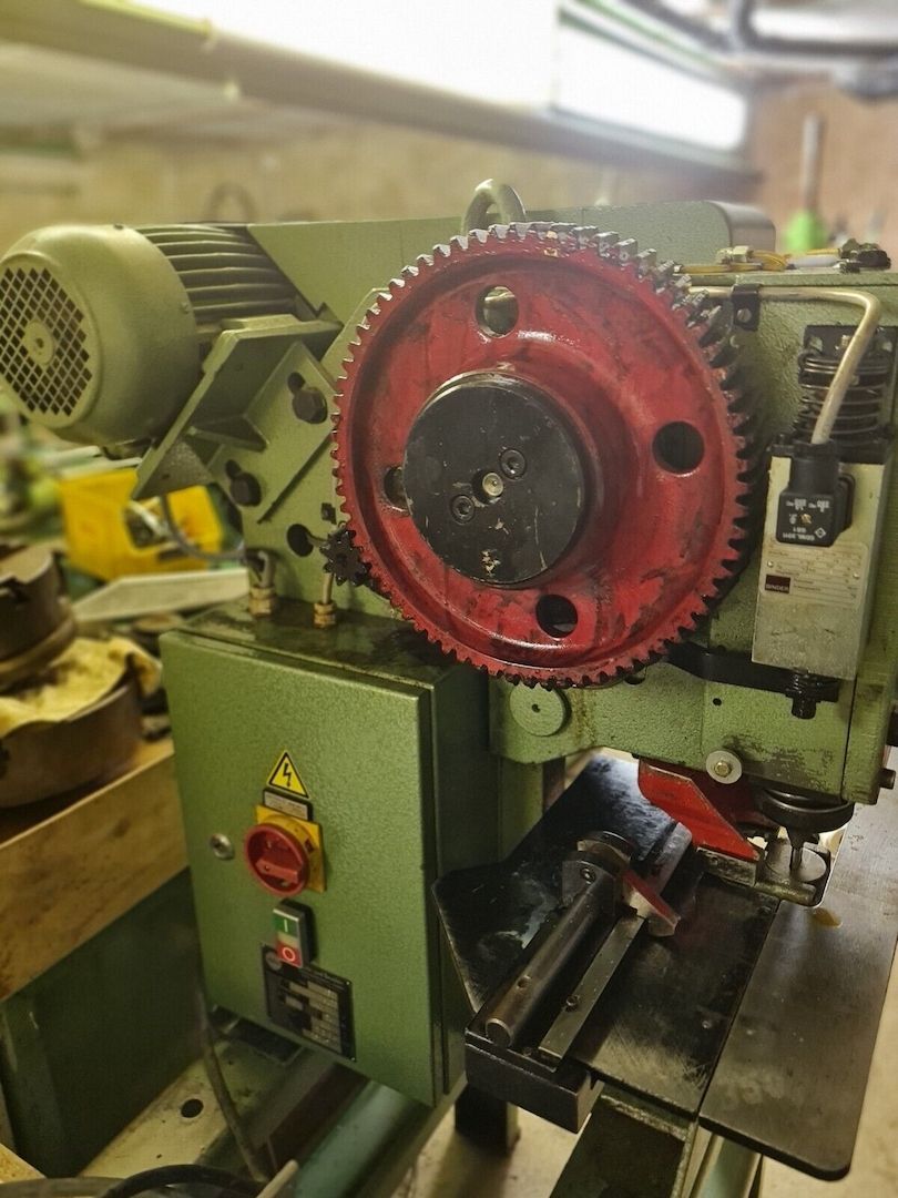 Mubea KL350 Lochstanze Stanzmaschine