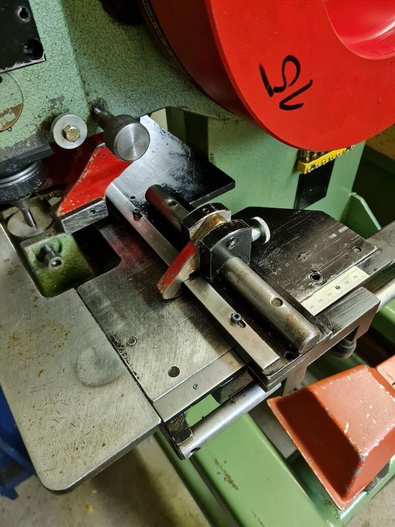 Mubea KL350 Lochstanze Stanzmaschine