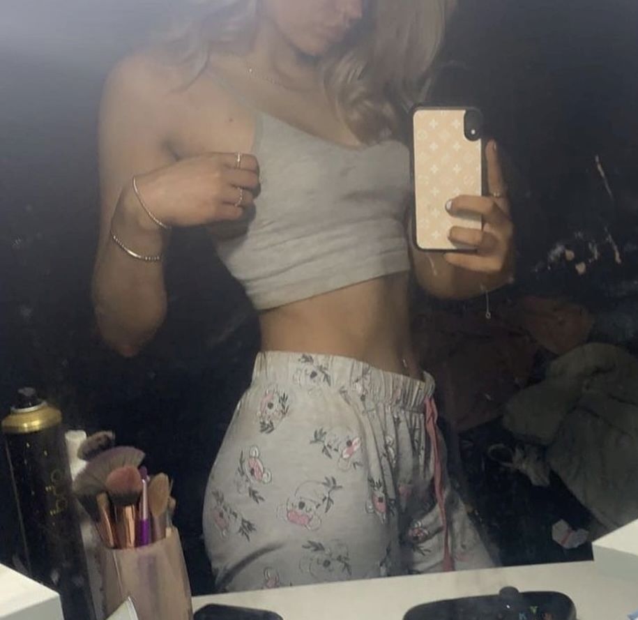 Sexy lady bietet hj oder fj im auto