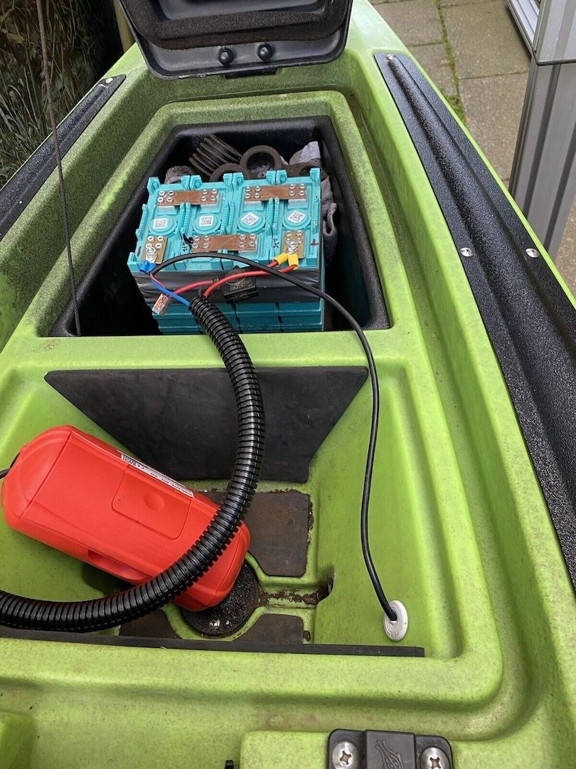 Angel Kajak Native Watercraft mit Pedalantrieb