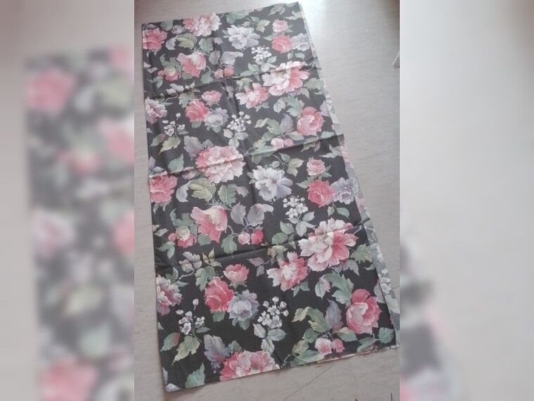 Tischdecke: Blumenmuster 