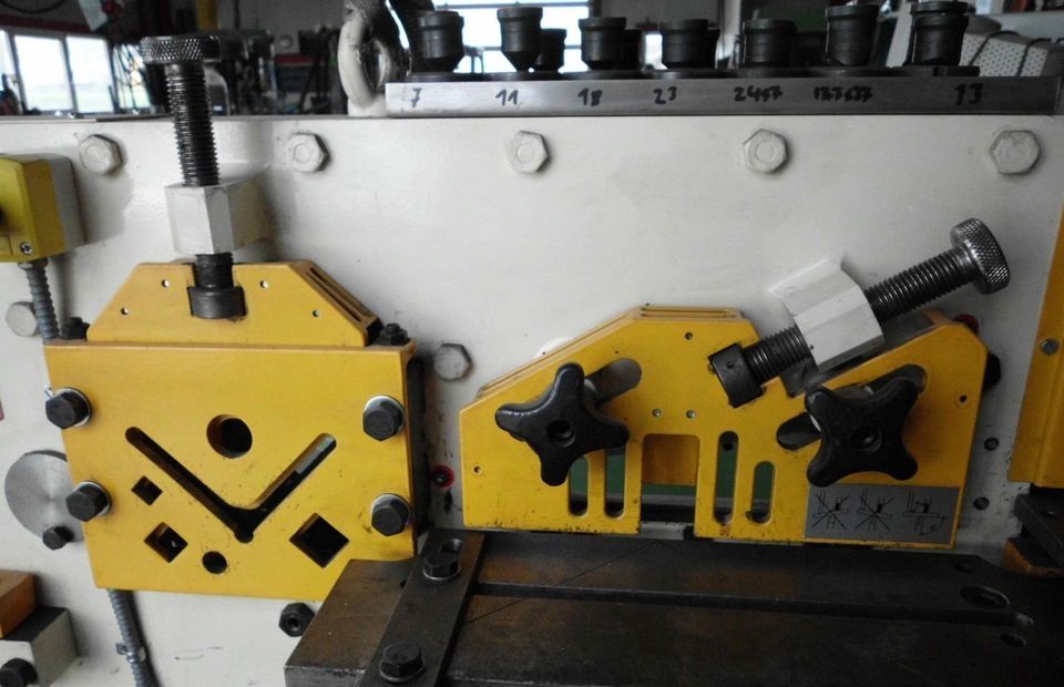 GEKA Minicrop 45 Stanze Lochstanze Profilstahlschere