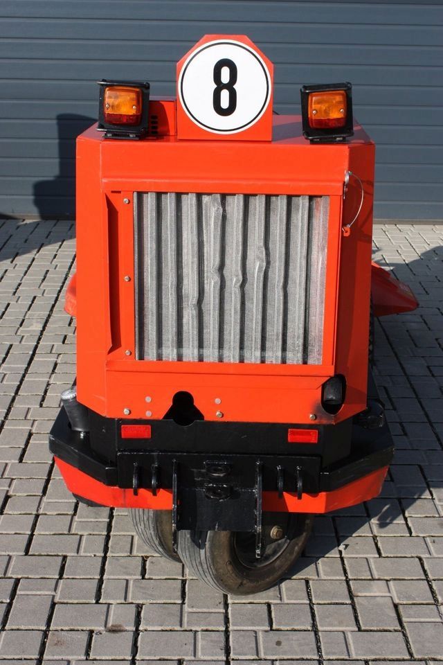 Hako Variotrac 2150 D Diesel mit Frontmähwerk ca. 125 cm Schnittbreite